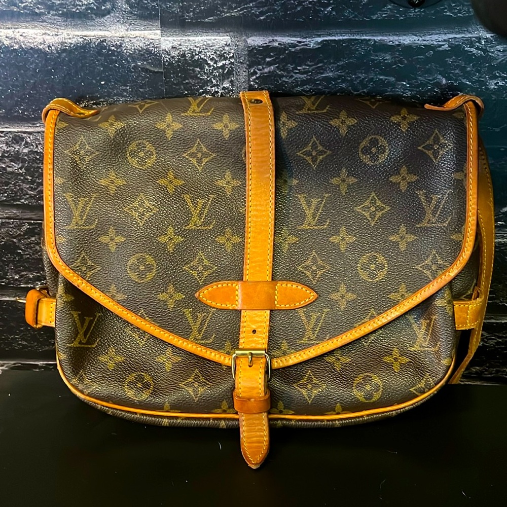 Authentic Louis Vuitton Samur 30